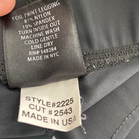 Terez Star Foil Printed Legging - Picture 4 of 5